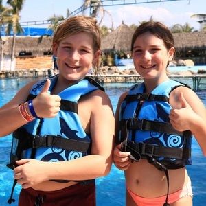 Meet your Posher, Cara